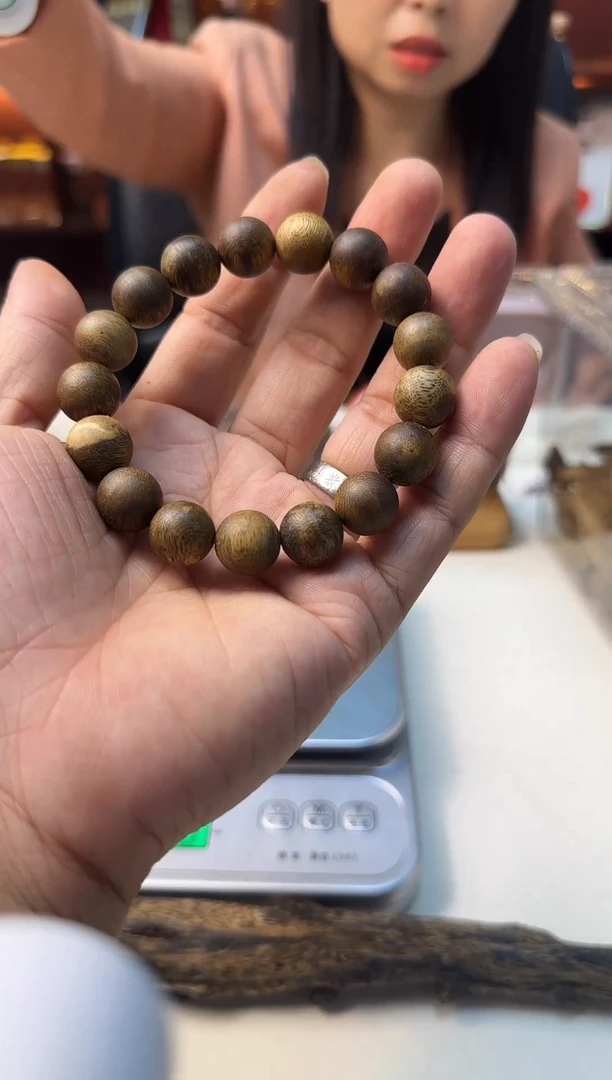 沉香碎屑乌身老白奇1.3卡单14+克样性多样性一