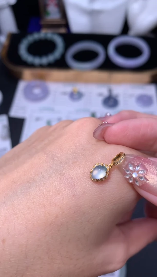 18K金镶嵌定制翡翠48小时鉴赏期 退货不扣服务费