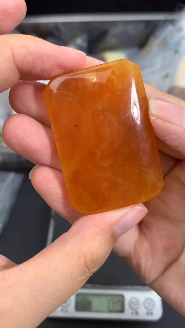 蜜蜡未镶嵌珠宝奇石86