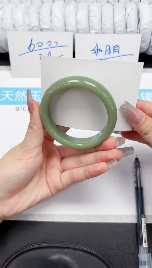 【闪购商品】石英质玉手镯未镶嵌71-57