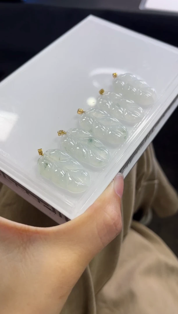 翡翠18K金镶嵌颈饰V230/多样性发一件/配绳子