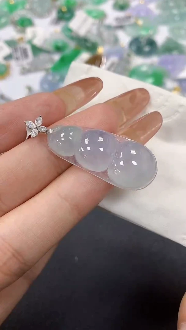 颈饰18K金镶嵌翡翠a货假一赔三支持复检百元上9元证书费自理