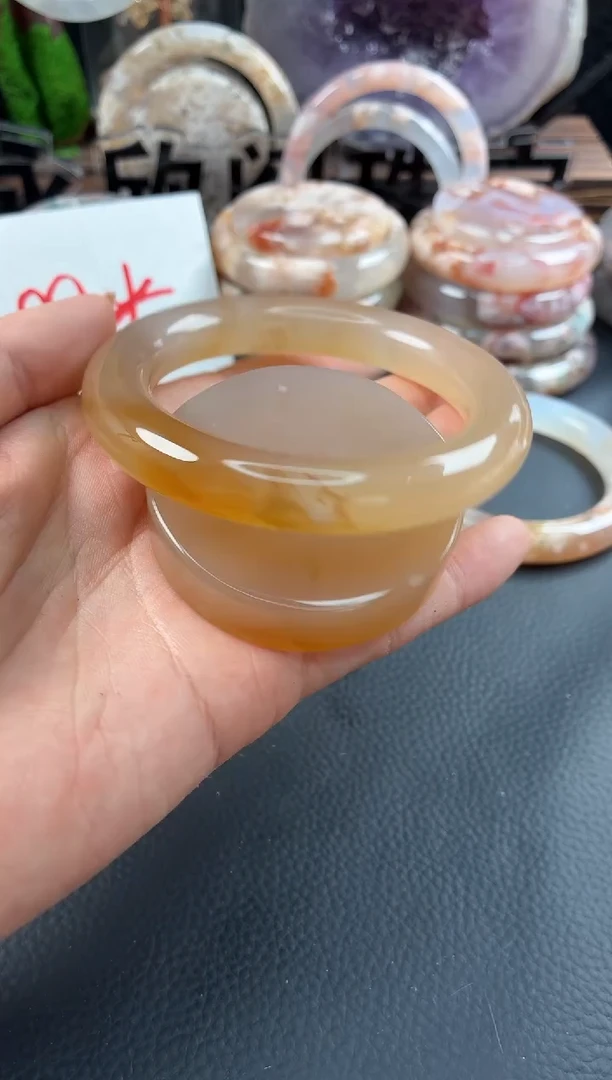 未镶嵌手镯（圆镯）石英质玉58.1