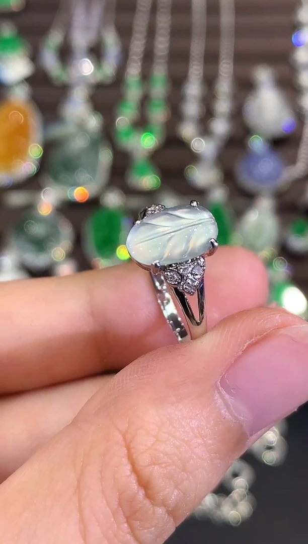 18K金镶嵌戒指翡翠B118