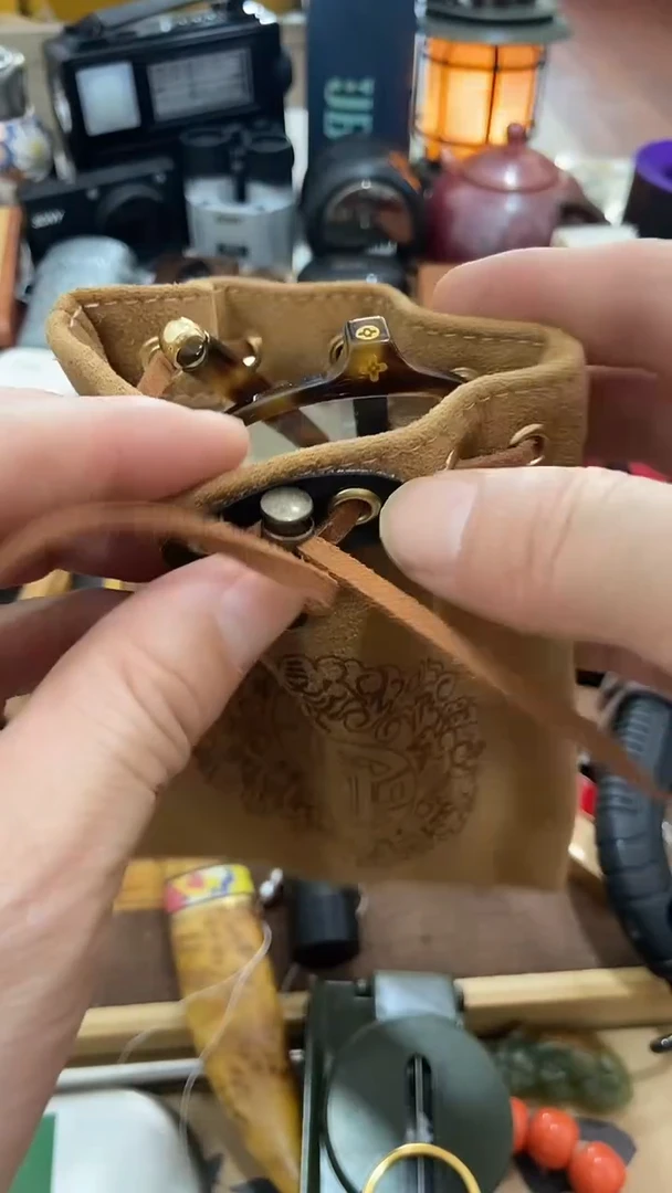 瓷片闪购商品  如图所示