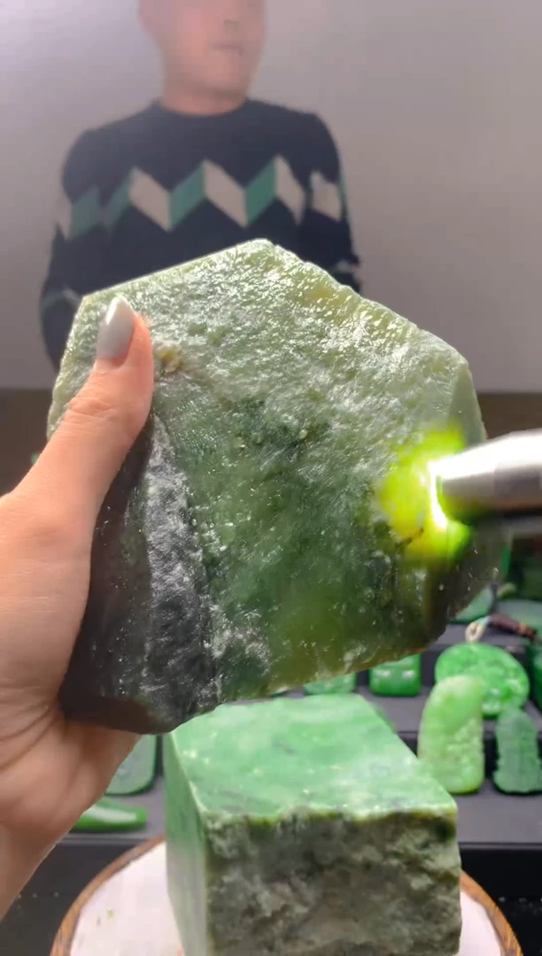 未镶嵌和田玉珠宝半成品1