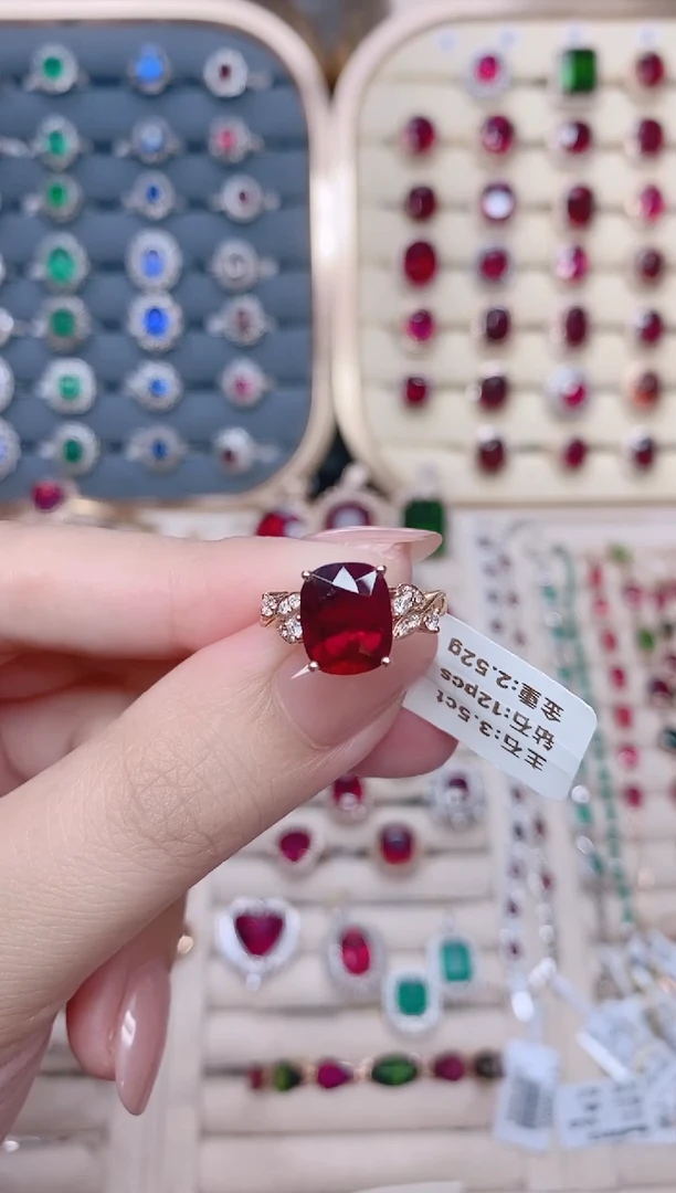 18K金镶嵌碧玺戒指碧玺3.5CT