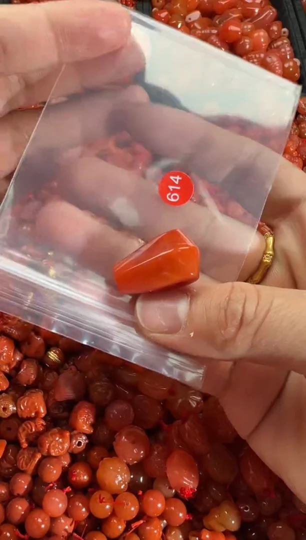 【闪购商品】南红玛瑙颈饰未镶嵌1