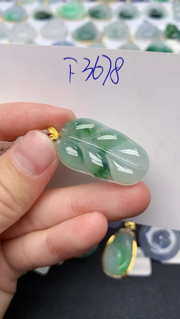 颈饰18K金镶嵌翡翠天然缅甸A货翡翠百元以上9元证书费自理