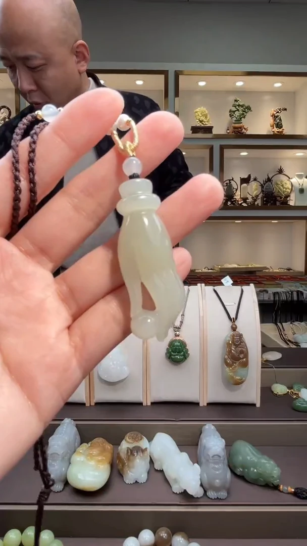 颈饰未镶嵌和田玉苏