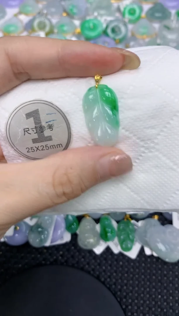 颈饰18K金镶嵌翡翠11111111