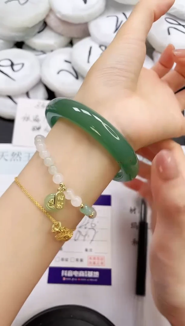 石英质玉手镯未镶嵌302-64