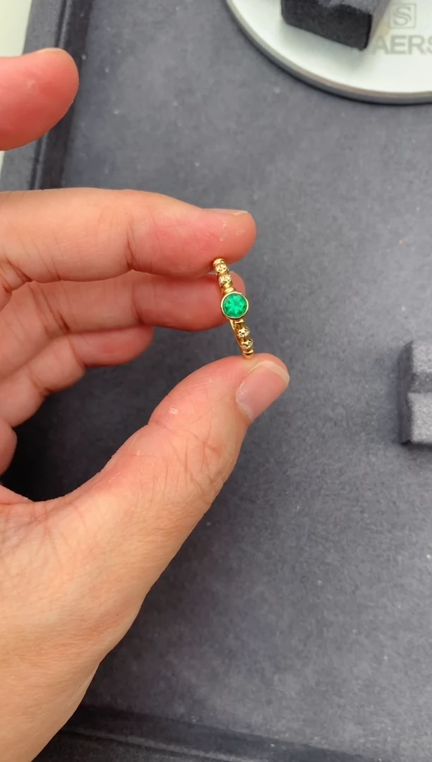 【闪购商品】祖母绿戒指18K金镶嵌21分祖母绿戒指