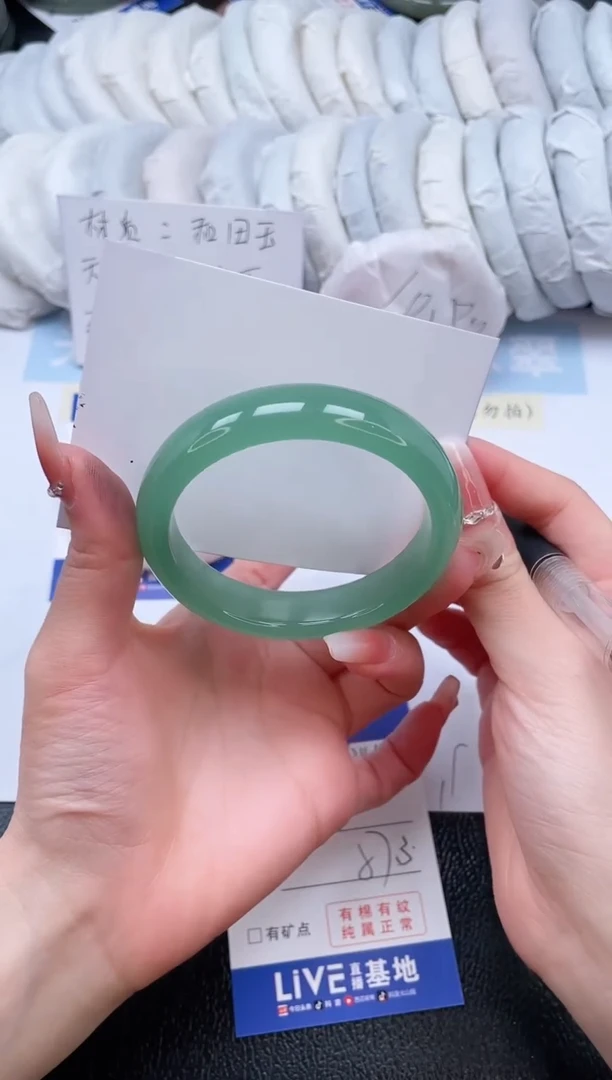 【闪购商品】石英质玉手镯未镶嵌T314-57.3