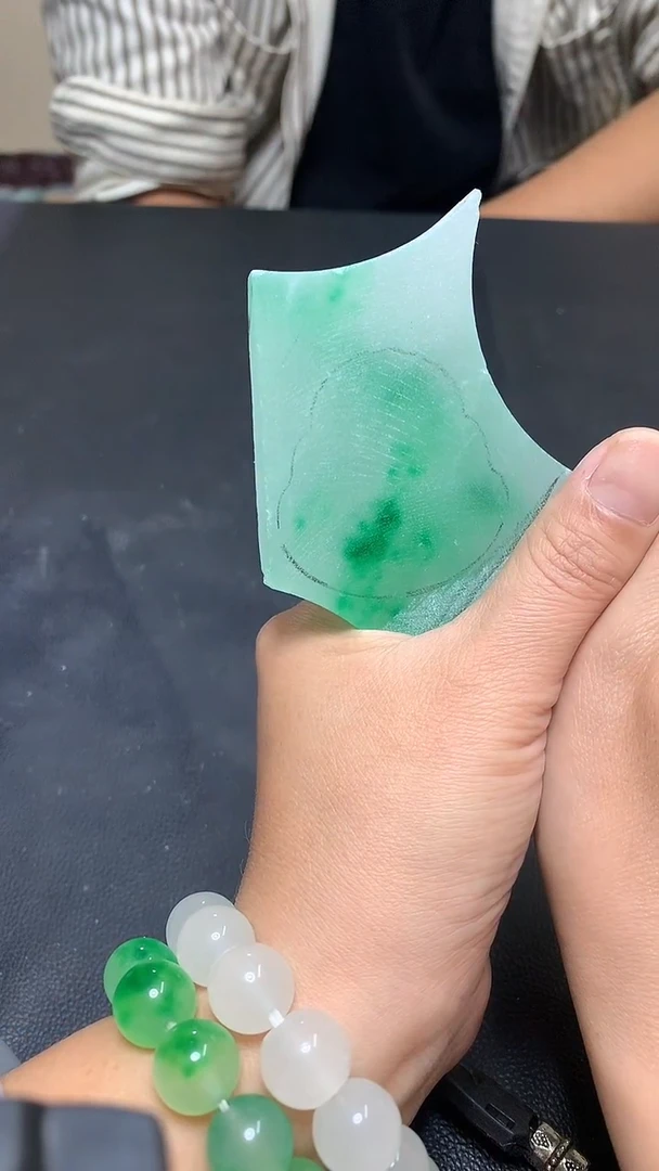 玉冰飘绿花边角毛胚