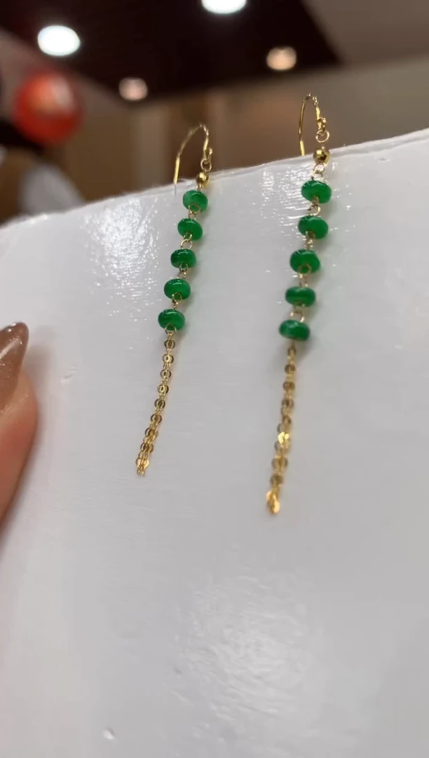 18K金镶嵌翡翠耳饰耳钩