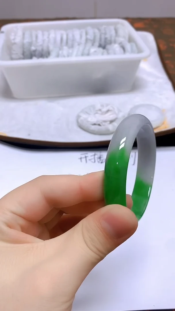 未镶嵌手镯翡翠130