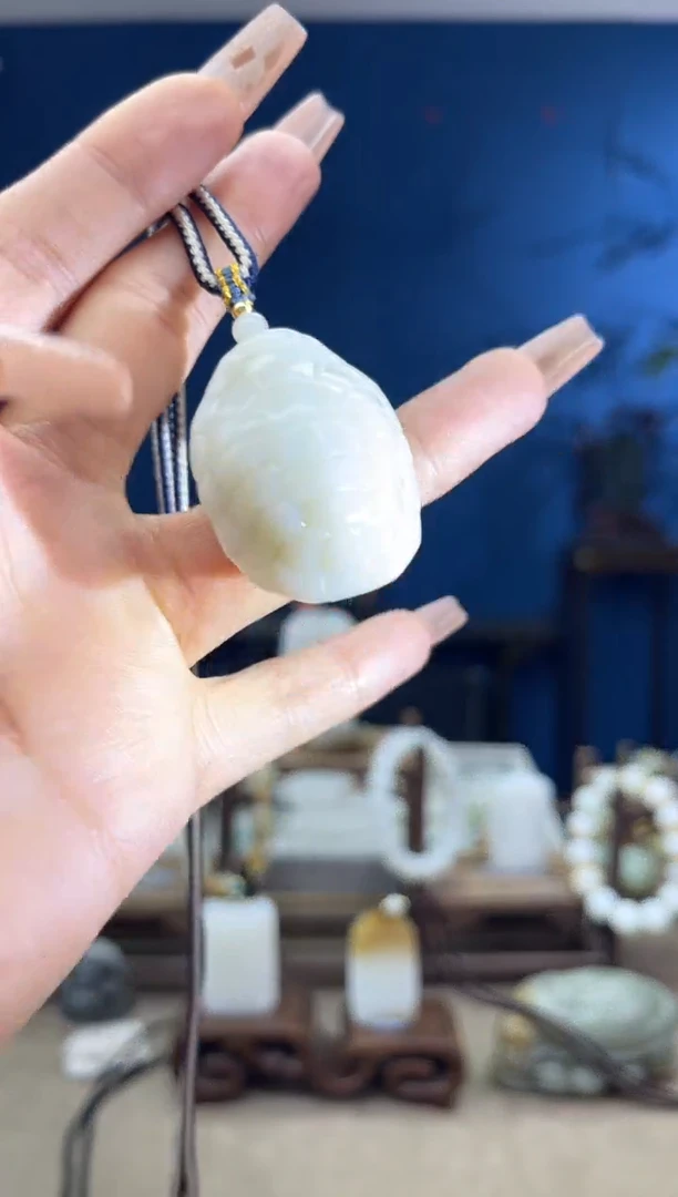 和田玉未镶嵌颈饰1