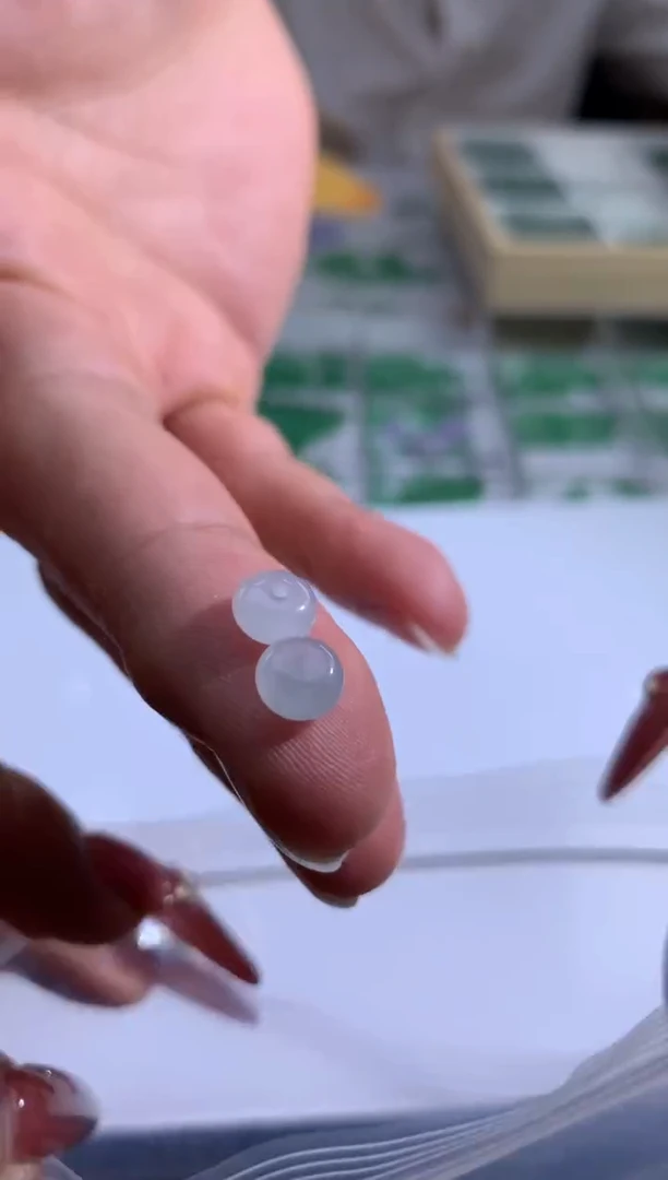 裸石翡翠平**祥翡翠