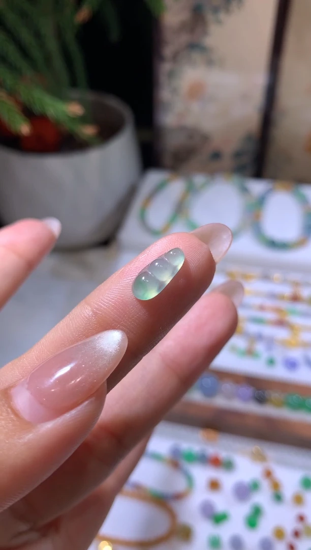 未镶嵌定制翡翠小冰豆