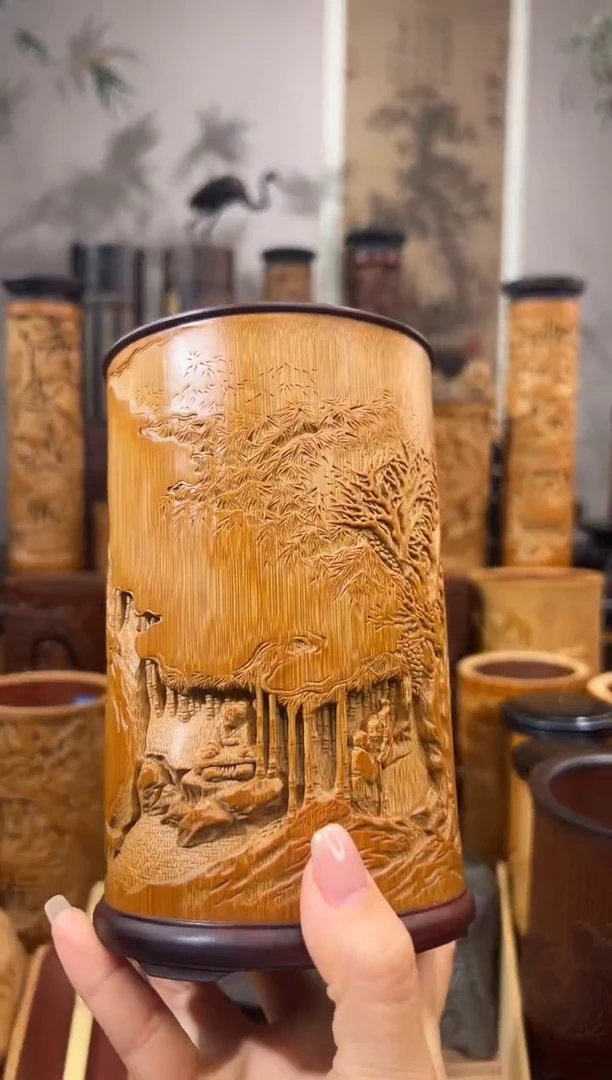 久*堂山水清音笔筒