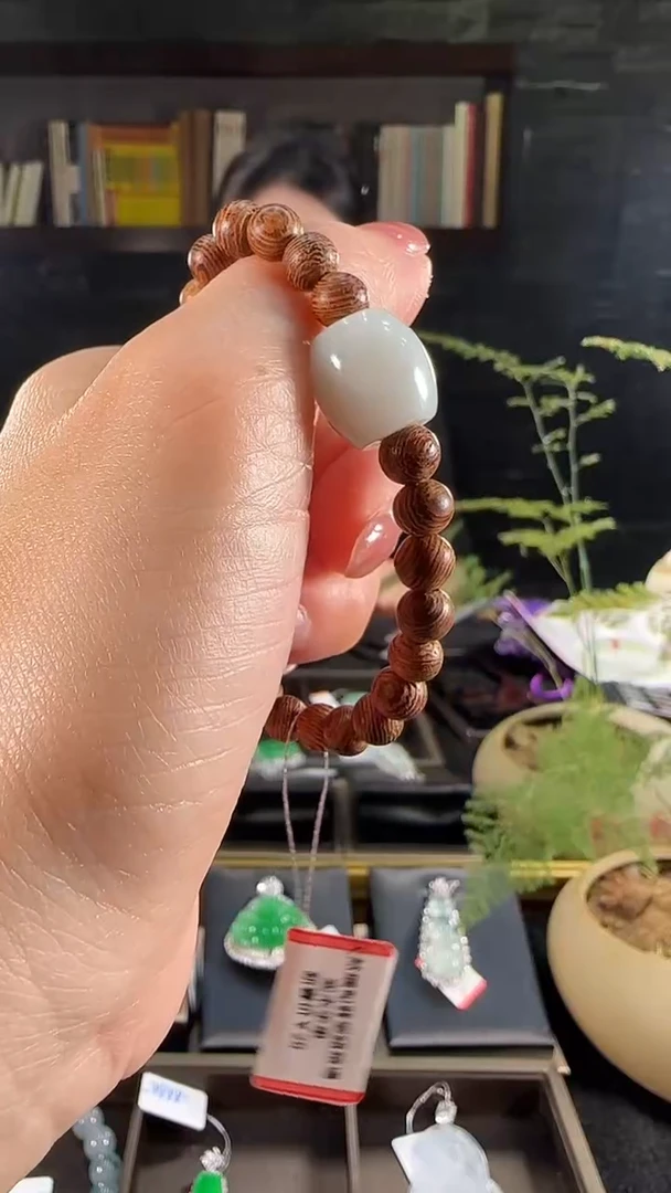 【闪购商品】翡翠手串未镶嵌天然翡翠路路通实木手串