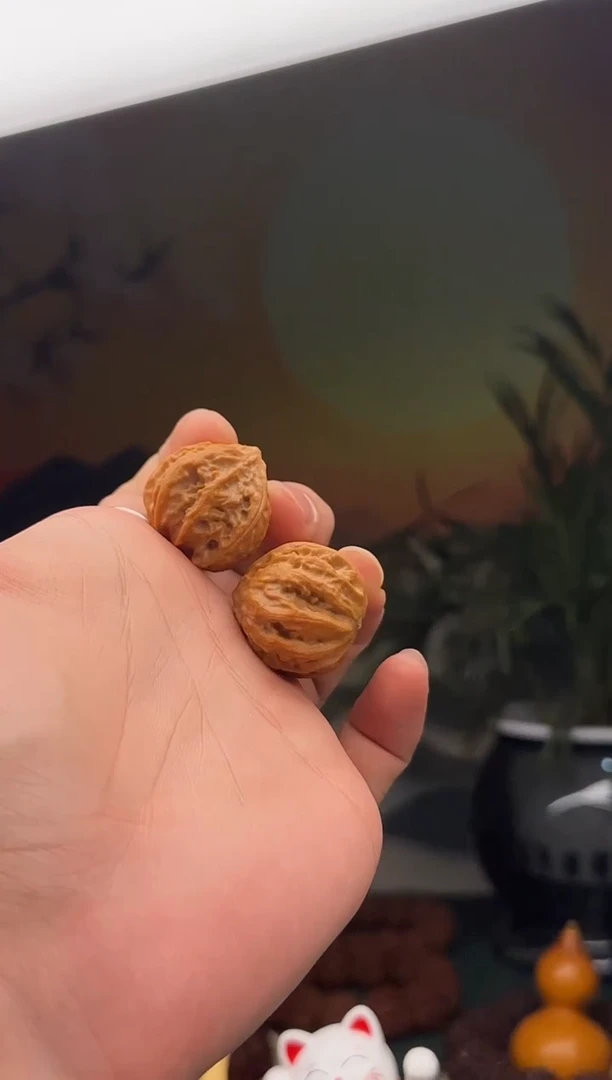 【闪购商品】文玩核桃吊坠小秋子一对（小手捻）