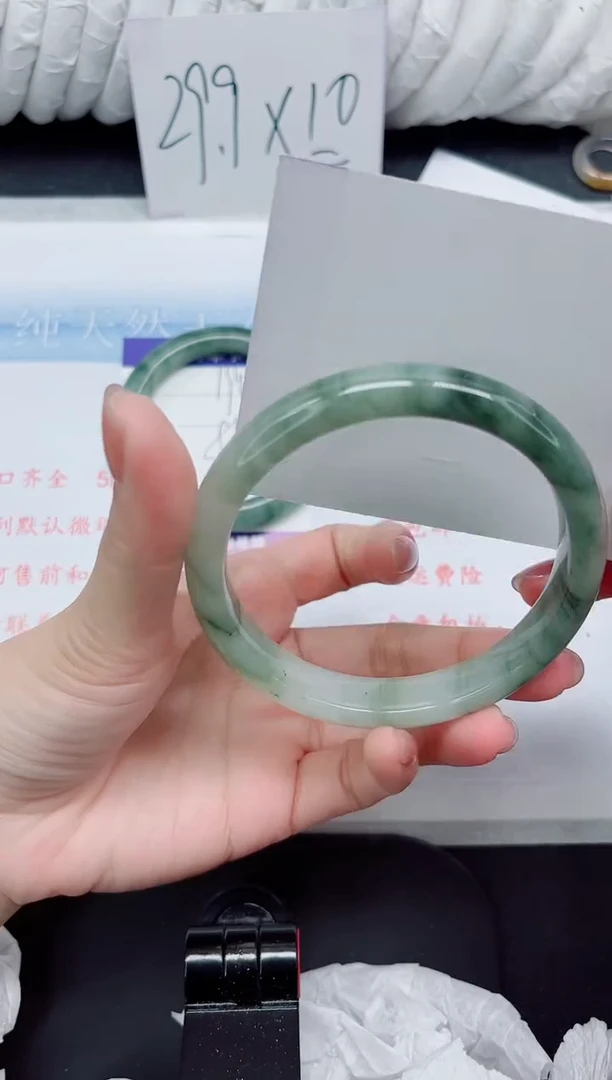 【闪购商品】石英质玉手镯未镶嵌191#64.7