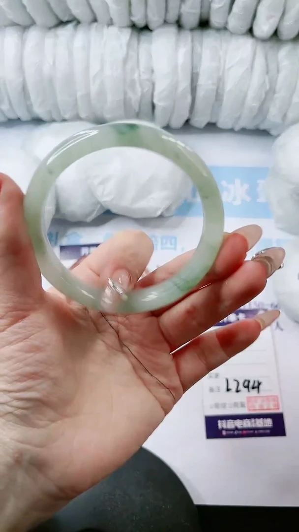 【闪购商品】石英质玉手镯未镶嵌多样性发货L294