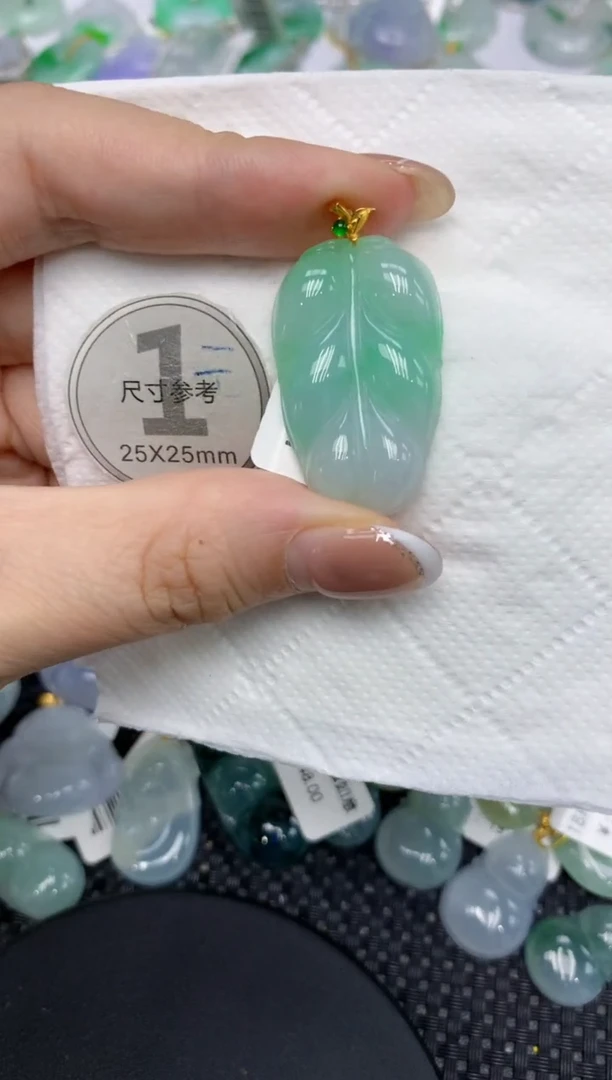 颈饰18K金镶嵌翡翠111111111