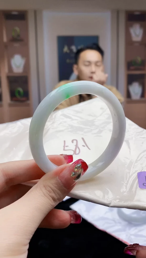 【闪购商品】翡翠手镯未镶嵌     H85-149