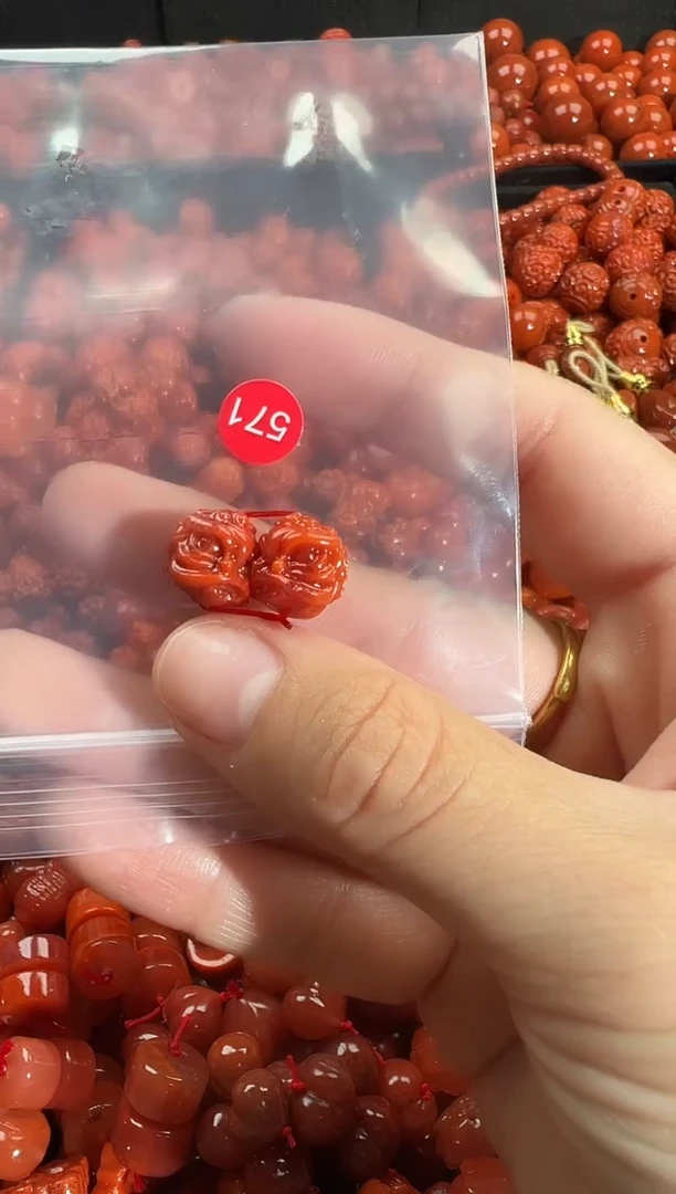 颈饰未镶嵌南红玛瑙1