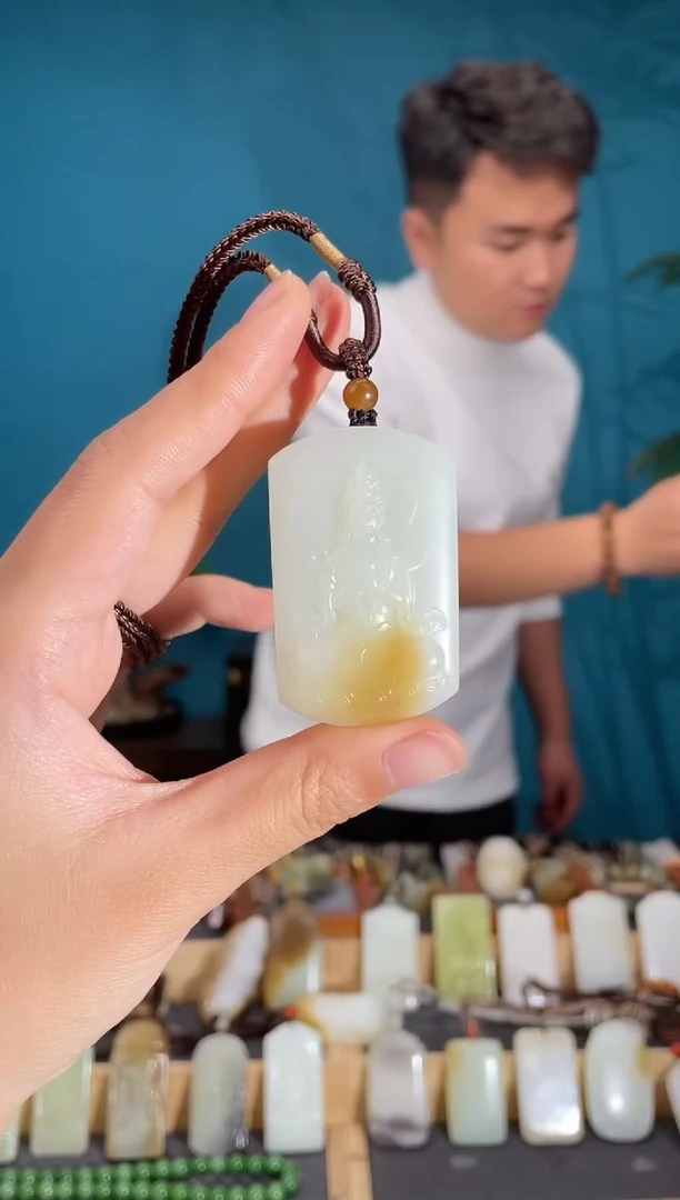 颈饰未镶嵌和田玉1