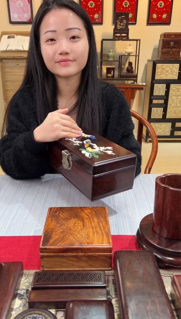 紫檀木类成套家具全独板喜上眉梢文盒