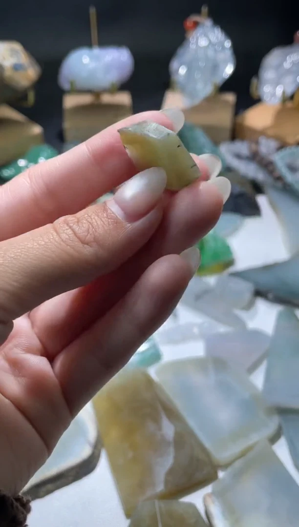 未镶嵌挂件翡翠材料