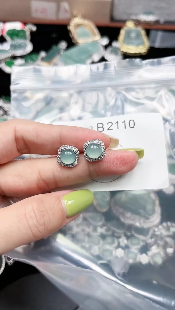 【闪购商品】翡翠颈饰未镶嵌2110赠皮绳