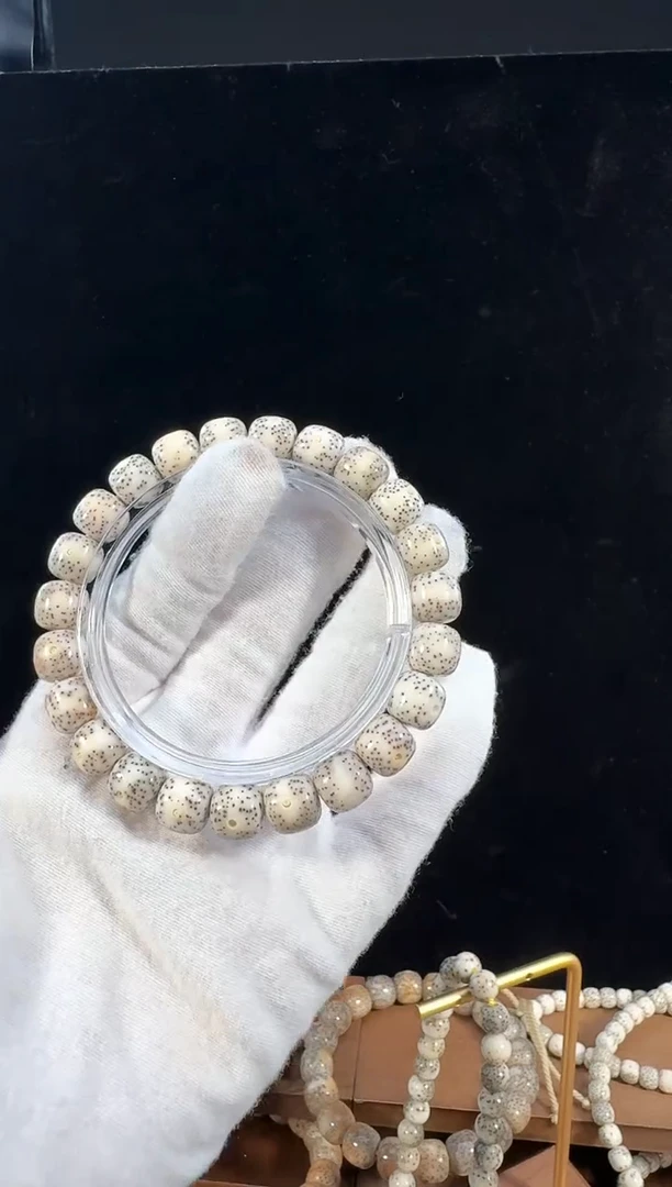 手串星月菩提M10*9灰冰3001