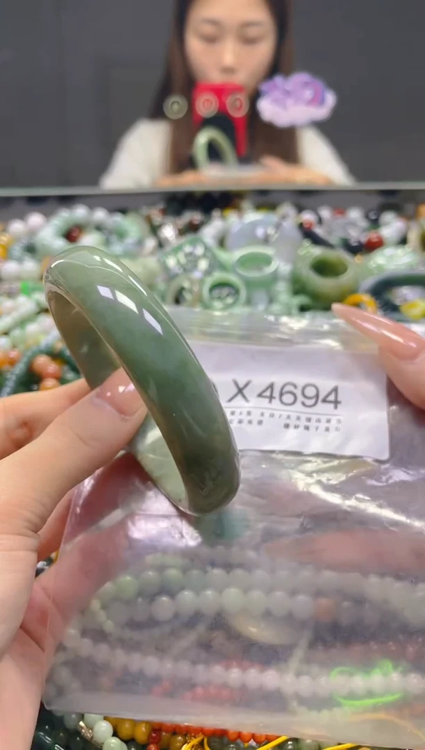 颈饰未镶嵌翡翠56-58/X/翡翠A货，一件也是批发价