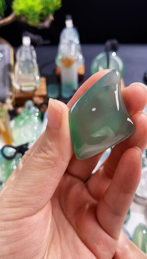 颈饰未镶嵌翡翠翡翠随行吊坠