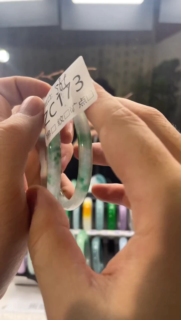 强子石英岩手镯ZC173