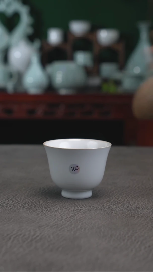 100号铃铛杯无纹月白精品--y