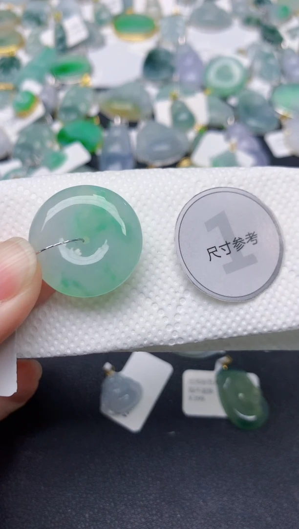 颈饰未镶嵌翡翠天然缅甸A货翡翠