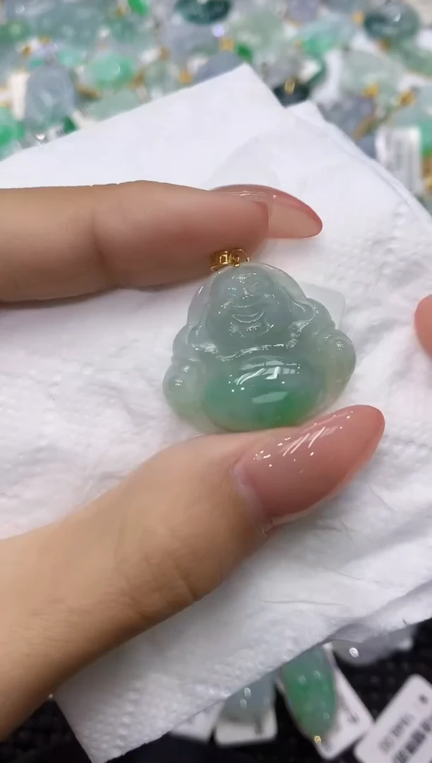 颈饰18K金镶嵌翡翠111111111111