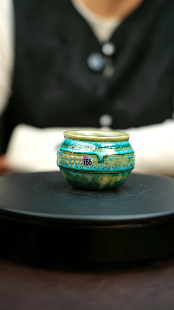 188#原矿钧瓷炉钧釉虎贲杯