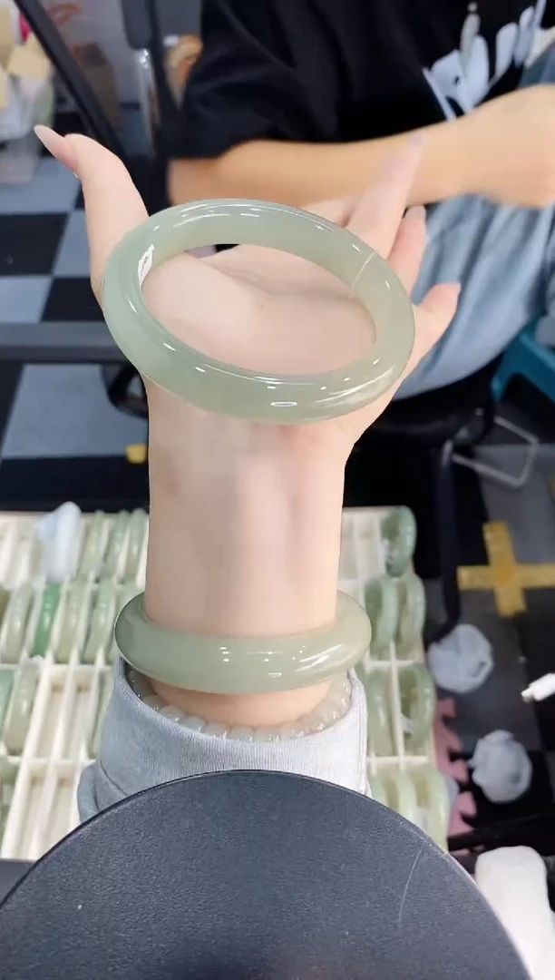 未镶嵌手镯石英质玉w129-DB多样性发货64+