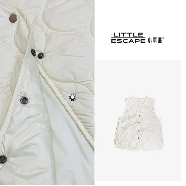小乖逃白色马甲棉服背心V领双口袋无袖时尚休闲轻奢外套M8994