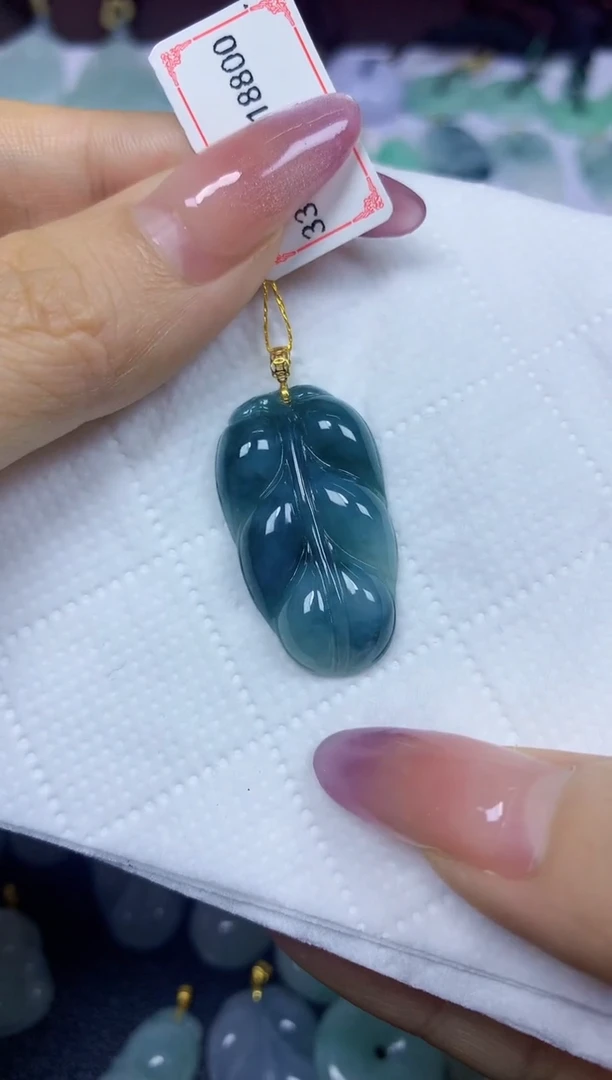 翡翠18K金镶嵌颈饰挂件