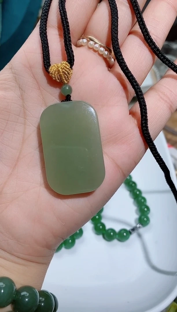 和田玉未镶嵌毛衣链微*210一个微笑的