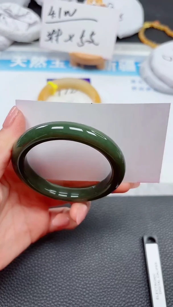 【闪购商品】和田玉手镯未镶嵌773