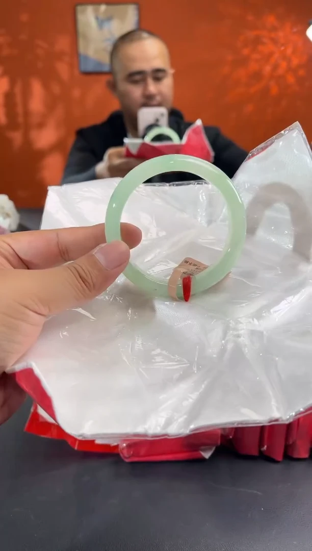 未镶嵌手镯翡翠2